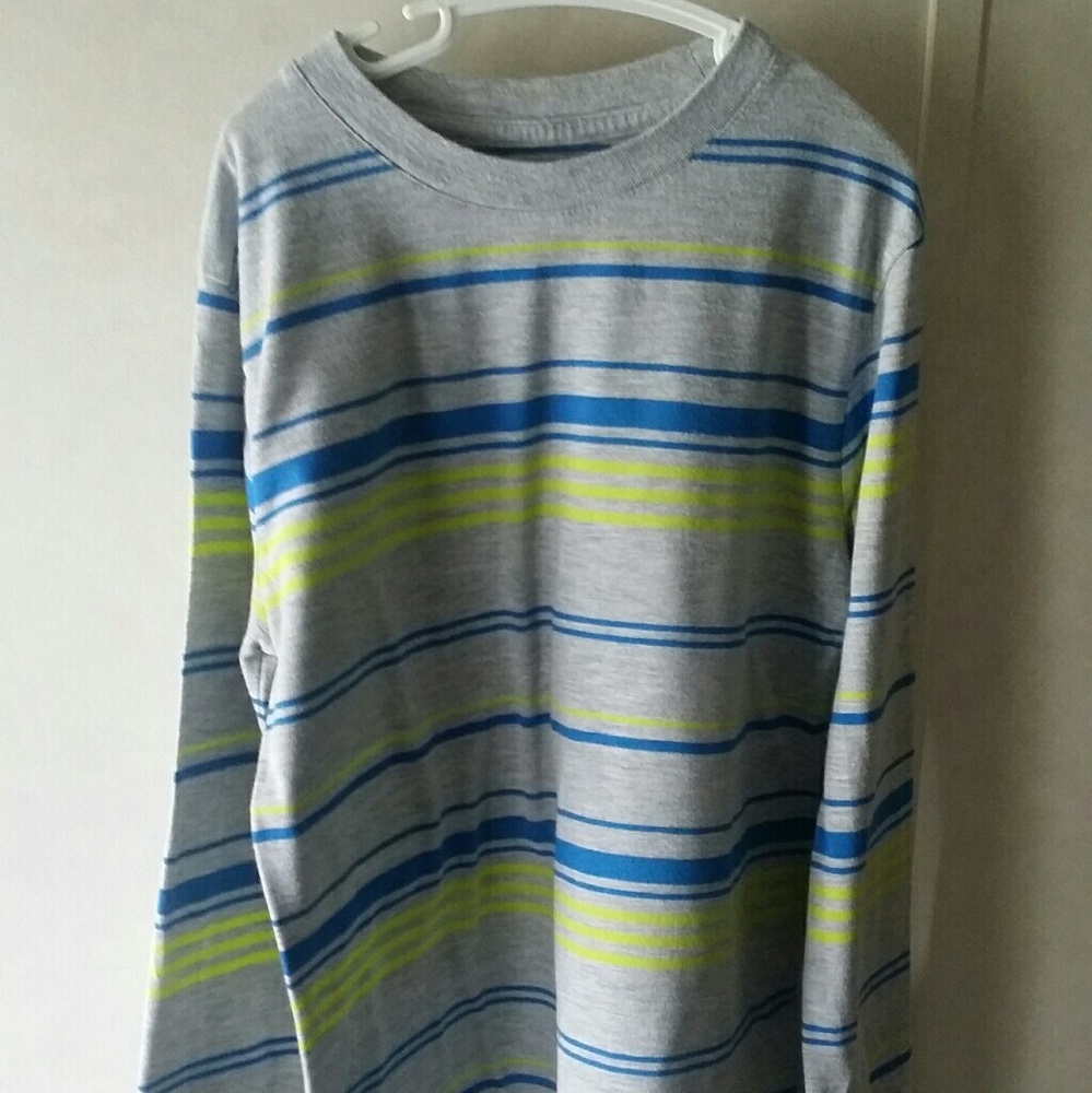 Boys cat &jack long sleeve tee